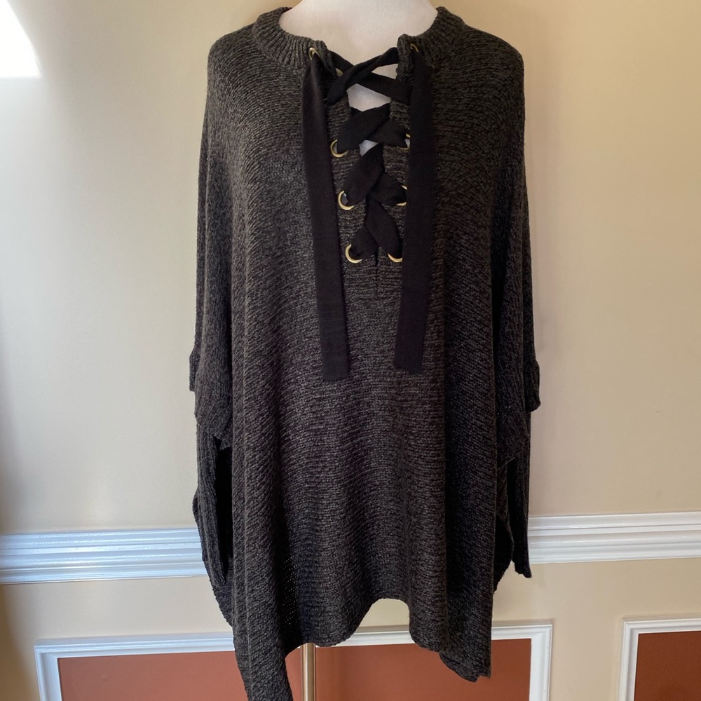 RD Style lace up long sleeve Cape